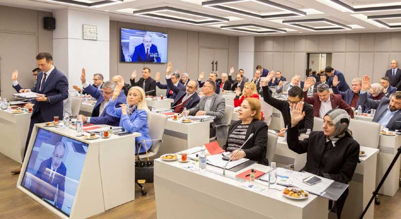 Basın İlan Genel Müdürü aba altından sopa gösterdi