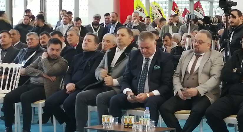 Tek aday var gibi gözükse de…