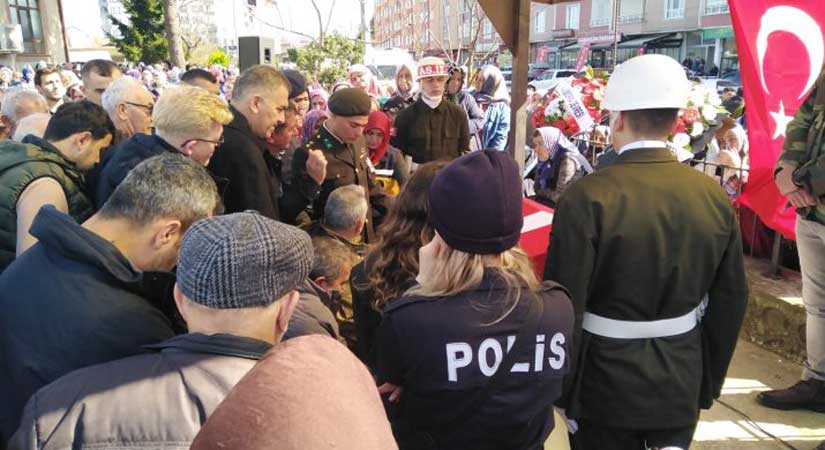 Tirebolu, Deprem Şehidine Ağladı!