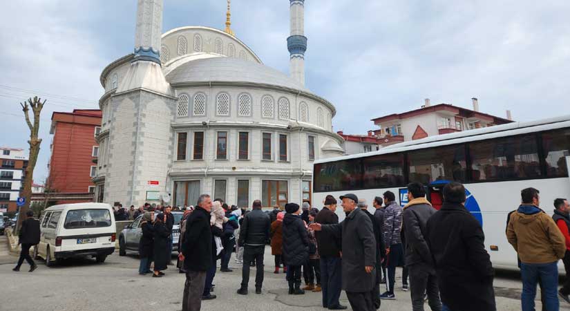 Umreciler dualarla uğurlandı