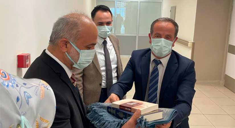 Tedavi gören vatandaşlara Ramazan hediyesi