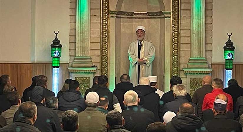 İlk teravih namazı kılındı