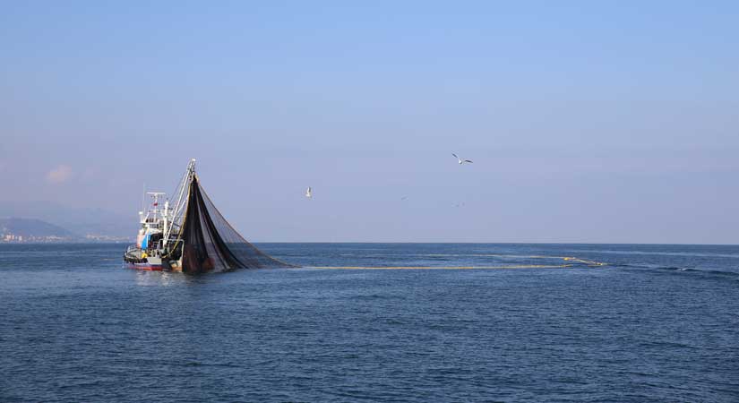 Türkiye denizleri ve iç suları “hayalet ağ” tehlikesinden arındırılıyor