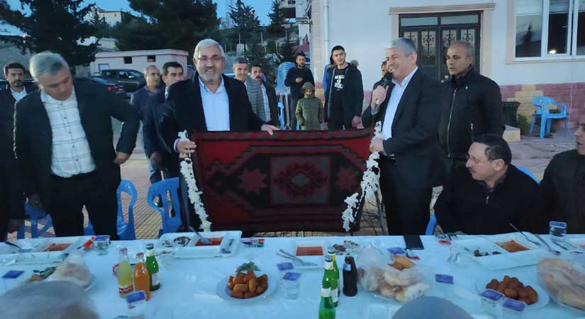 Espiye Belediyesi Akıncılar’da iftar sofrası kurdu