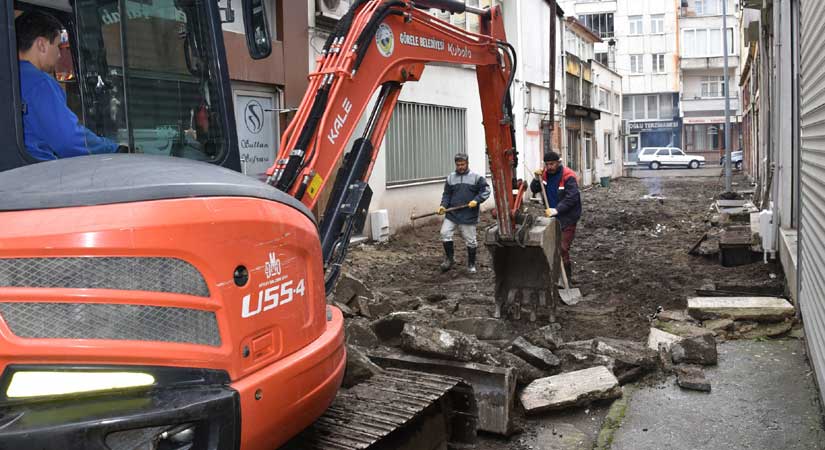 Çalışmalar dört koldan sürdürüyor