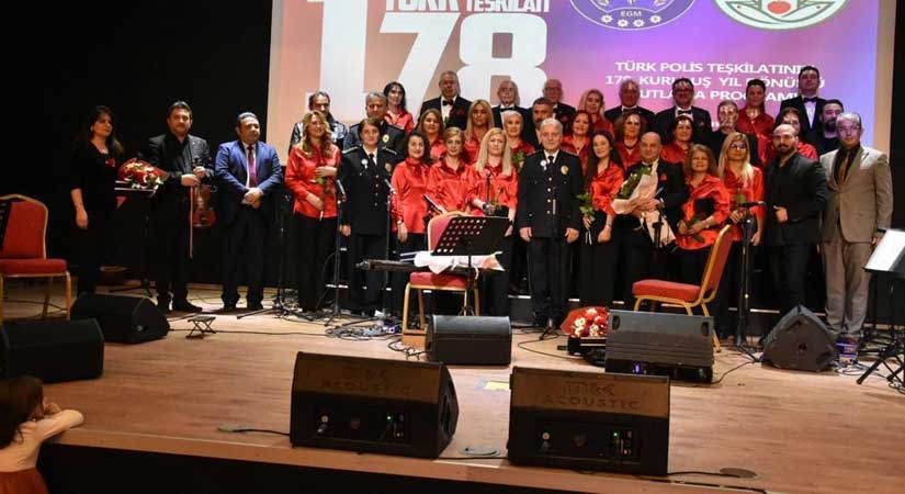 HEM TSM Korosu’ndan polislere konser
