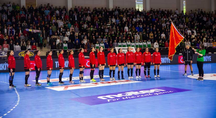 Hentbol Milli takımımız yenildi: 24-33