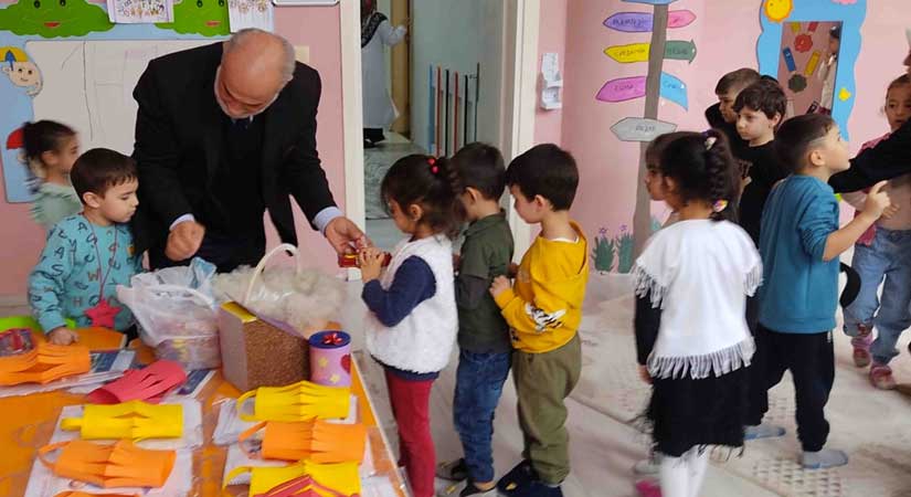 Minikler harçlıklarını ‘iyilik’ için bağışladı