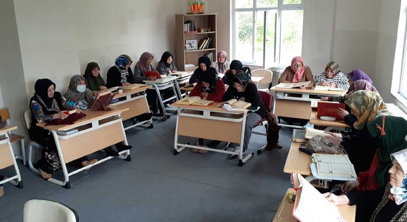 Kur’an kurslarında mukabele geleneği yaşatılıyor