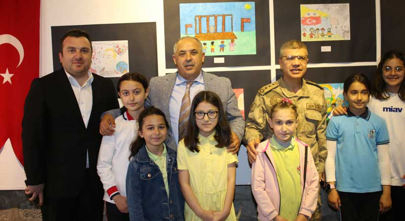 23 Nisan sevincini resmettiler