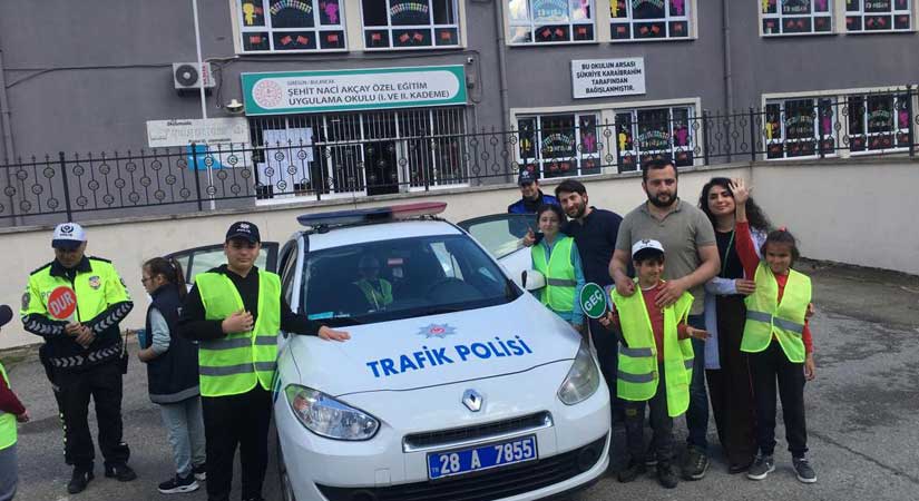 Özel öğrencilerden trafik kontrollü