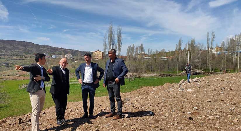 Şebinkarahisar’da doğalgaz için kazma vuruluyor