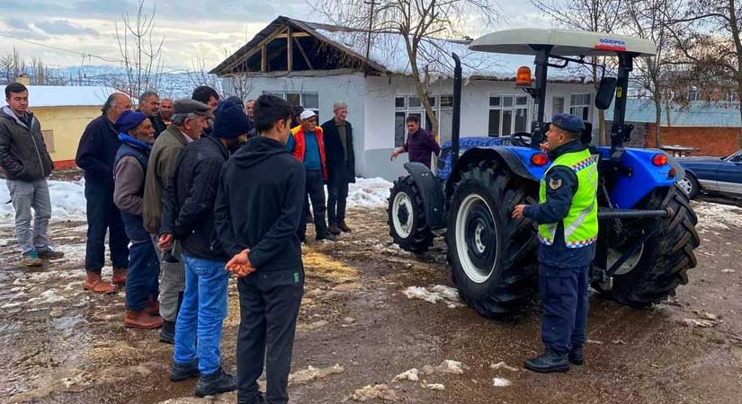 Traktör kullanırken dikkat!