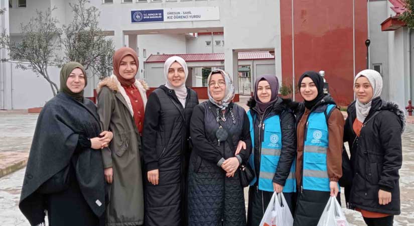 Üniversiteli gençler Ramazan ayını dolu dolu yaşıyor