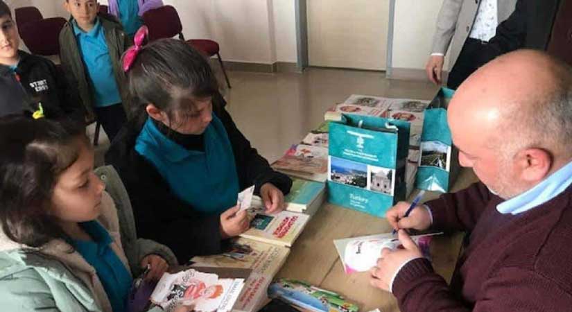 Şair-Yazar Güçtaş öğrencilerle buluştu