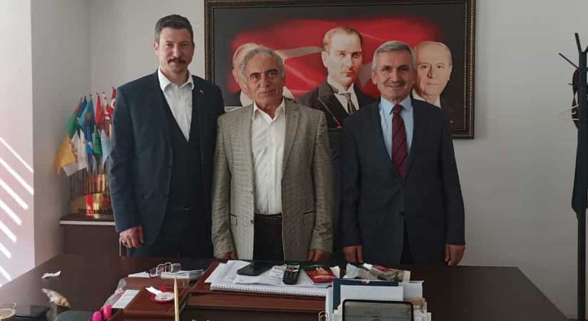 Akdoğan, Konal ve Karakuş’u tebrik etti