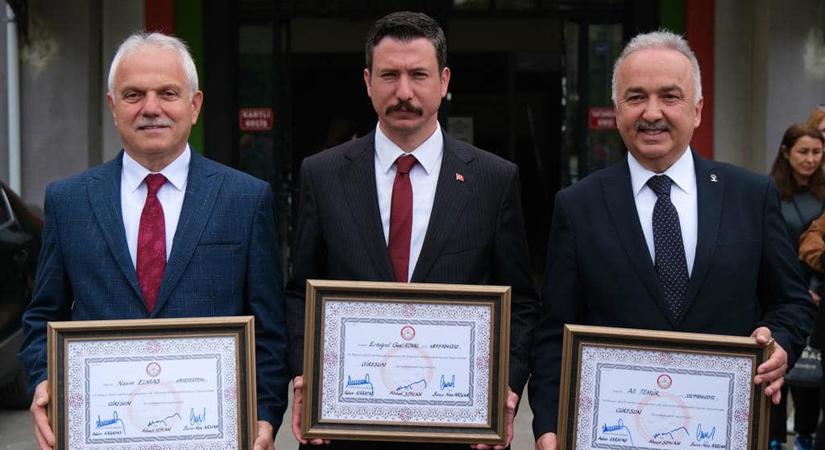 Elmas, Temür ve Konal resmen vekil