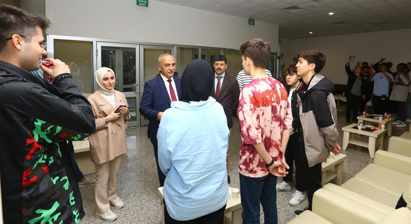 Üniversite gençliği etkinlikte kaynaştı