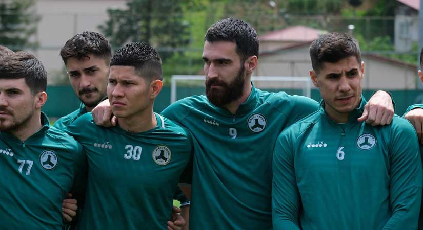 Çotanaklar sahaya indi