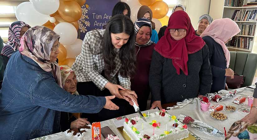 Piraziz’de Anneler Günü kutlaması