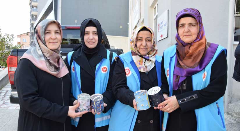 Hafızlık öğrencileri, kumbaralarını kardeşleri için bağışladı 