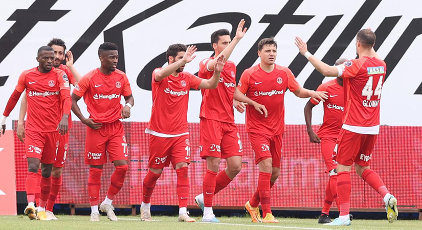 Ümraniyespor düştü!