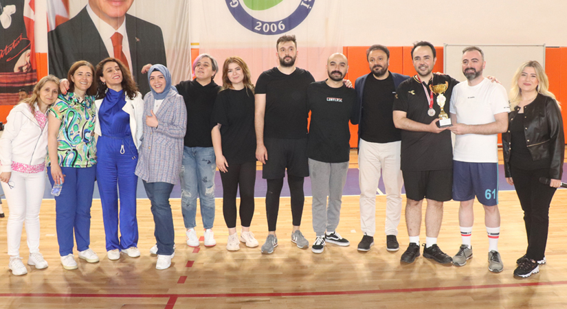 Kazanan dostluk oldu