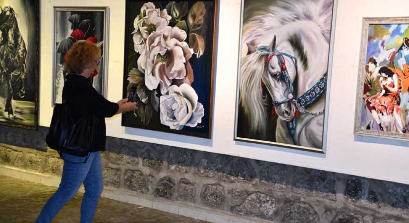 Yağlıboya çalışmaları beğeniye sunuldu