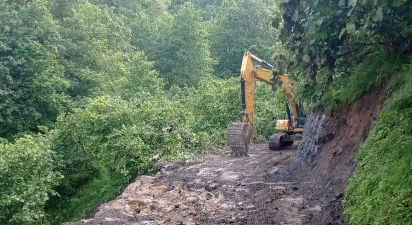 Heyelanlı bölgeler temizleniyor