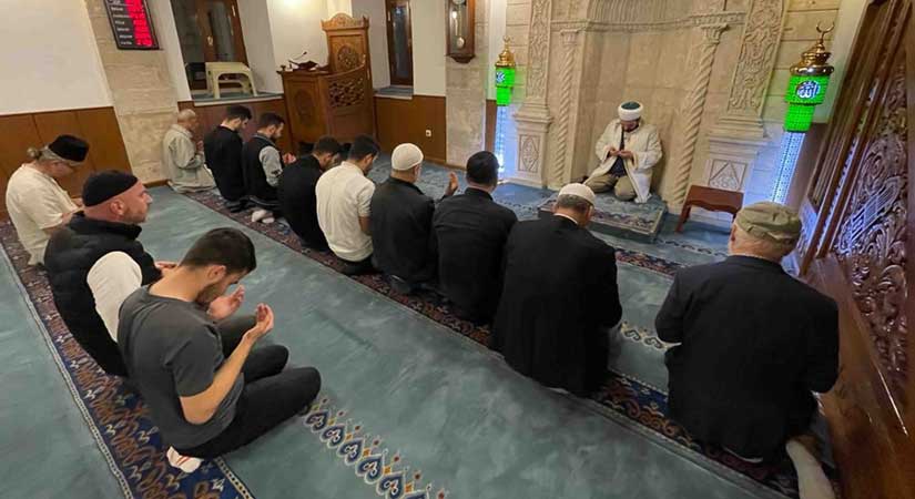 Sabah namazı buluşmaları devam ediyor