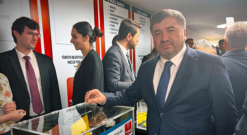 Şenlikoğlu Türkiye Belediyeler Birliği Encümen Üyeliği’ne seçildi