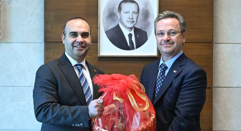 Vali Ünlü, Bakanları ziyaret etti