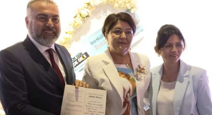 Yazar Turgut’tan, Şair Kaçar’ anma ve imza günü