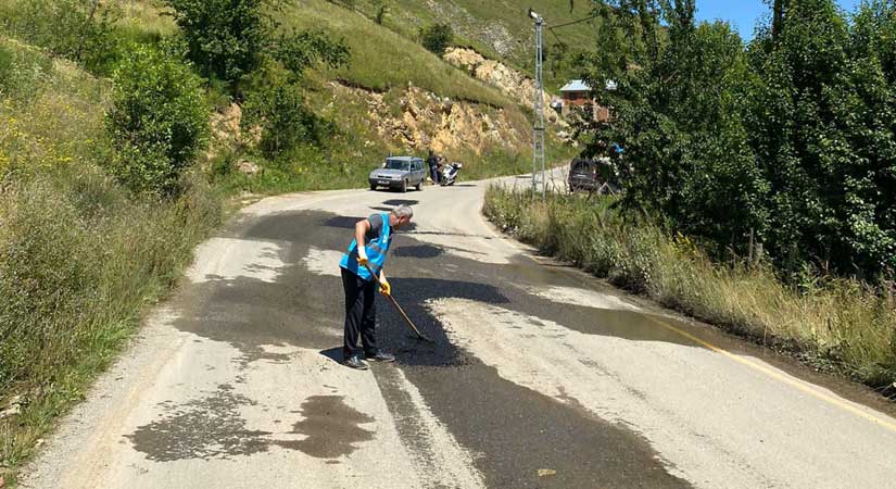 Asfalt yama çalışması yapıldı