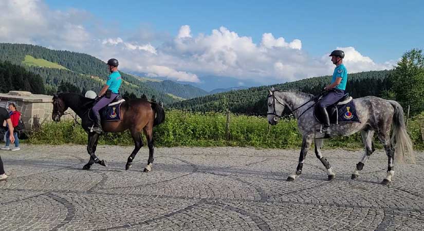 Atlı Jandarma timleri Kulakkaya yaylasında