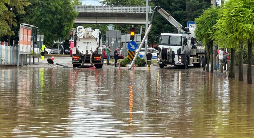 Giresun belediyesi tüm ekipleriyle sahada