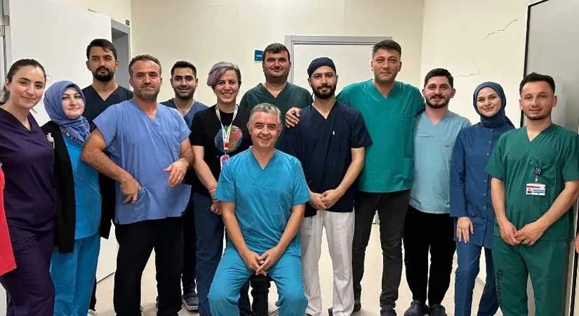 Doğuştan kalp delikleri olan çocuğa başarılı operasyon
