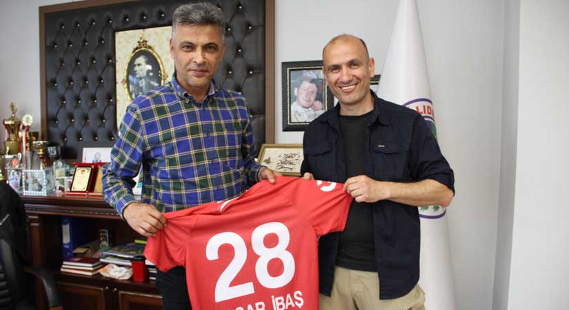 Başkan İbaş’a Yağlıderespor forması