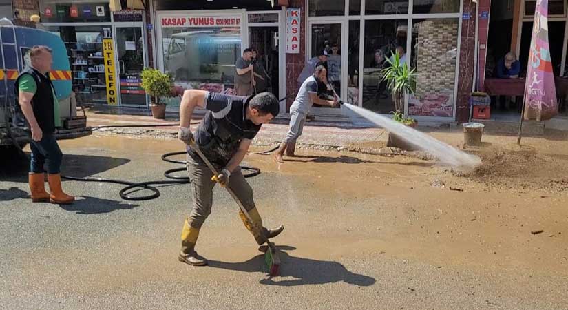 Ankara Büyükşehir Belediyesi ekipleri Piraziz’de