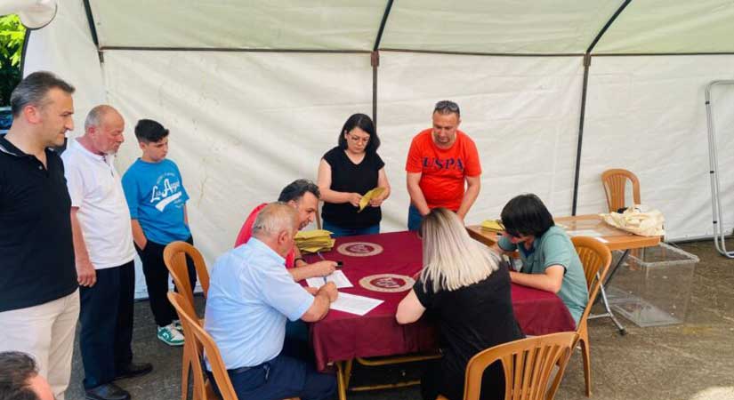 Referandumla mahalle oldular