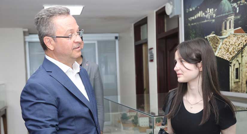 LGS birincisi ödüllendirildi