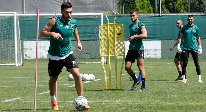 Vukan Savićević başladı!