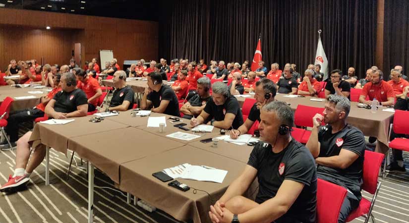 Antrenörlerin eğitimi tamam!