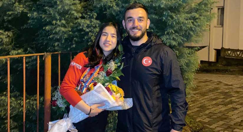 Deva Dübüş, dünya şampiyonu