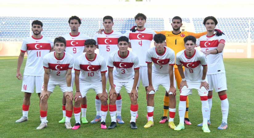 Bizim gençleri de mercek altına alın!