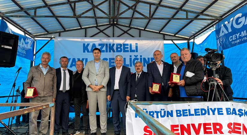 Her daim ilçe halkının yanında