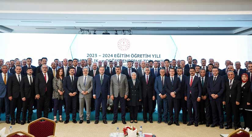 Bakan Tekin, Millî Eğitim müdürleriyle bir araya geldi