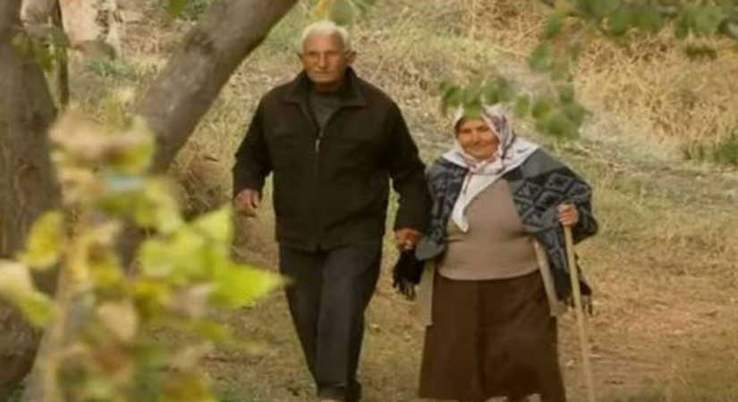 Biri 86, diğeri 90; evlerinde ölü bulundular