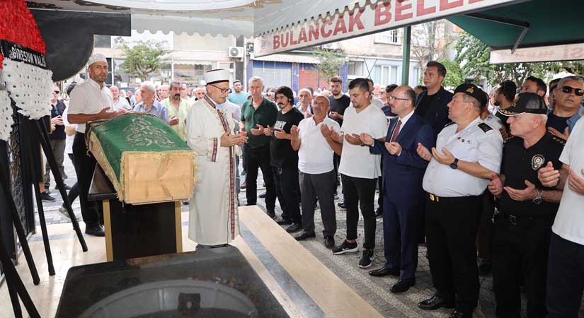 Şehit polis memurunun eşi son yolculuğuna uğurlandı