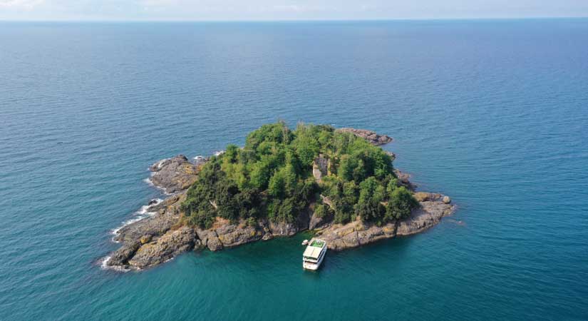 Bizde ada, onlarda kaya parçası!